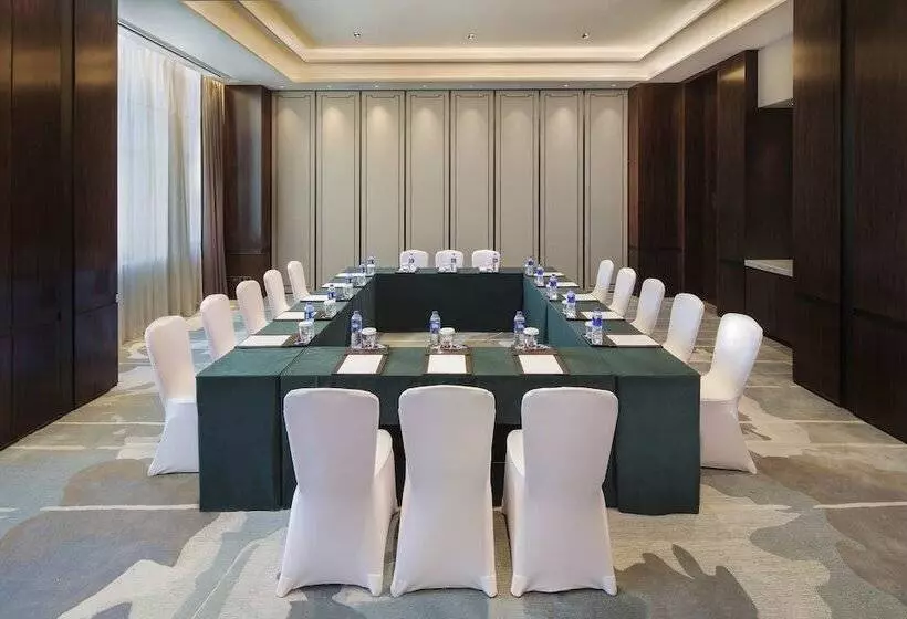 Hualuxe Hotels & Resorts Zhangjiakou, An Ihg