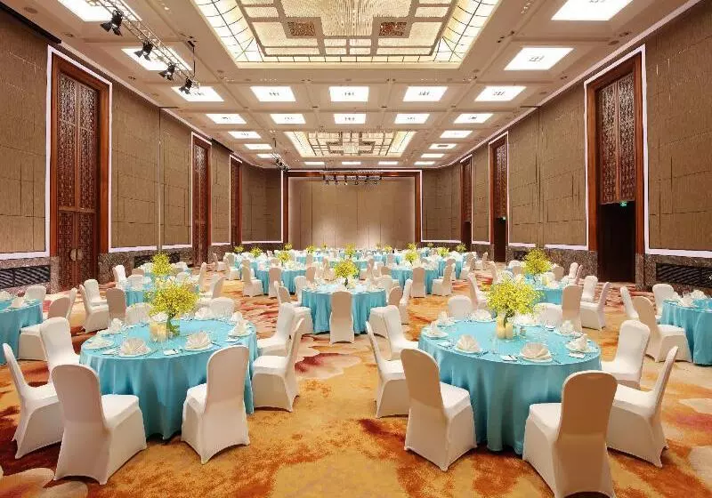 Hualuxe Hotels & Resorts Zhangjiakou, An Ihg