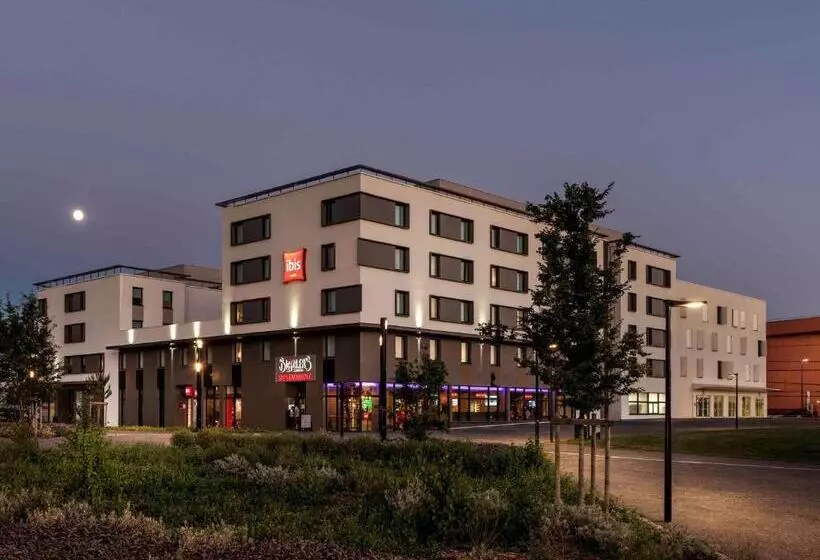 ホテル Ibis Saint Quentin En Yvelines Velodrome