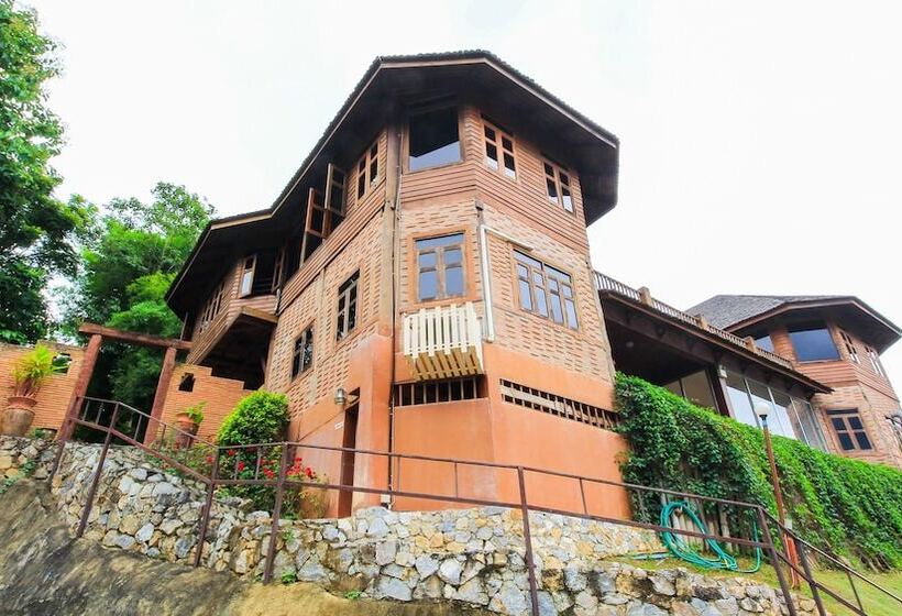 בית מלון כפרי Insda Resort Chiang Mai