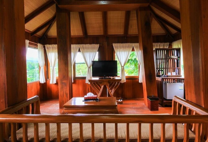 בית מלון כפרי Insda Resort Chiang Mai