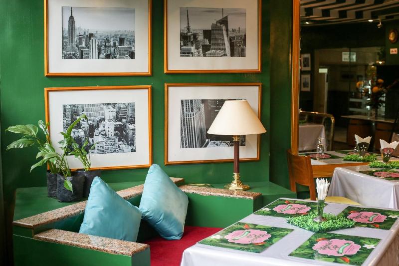 Hotelli Johns Pardede International