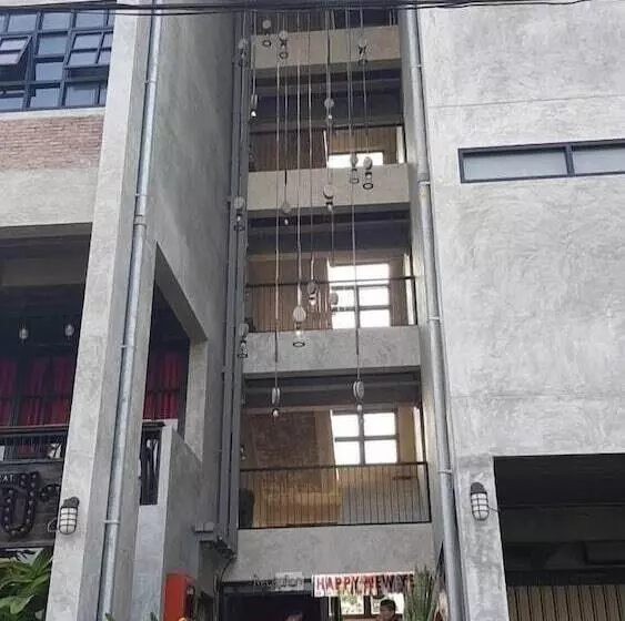 هتل Rumpai Loft Habitat