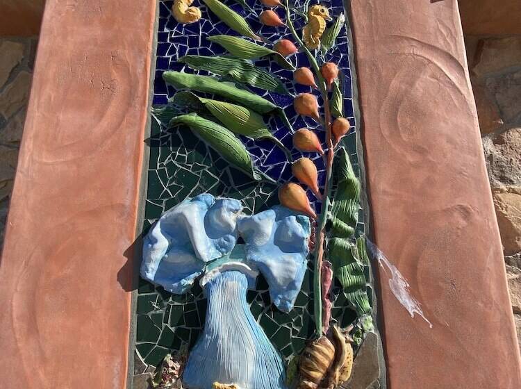 فندق على الطريق The Shores Inn