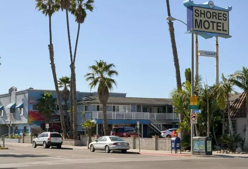 モーテル The Shores Inn