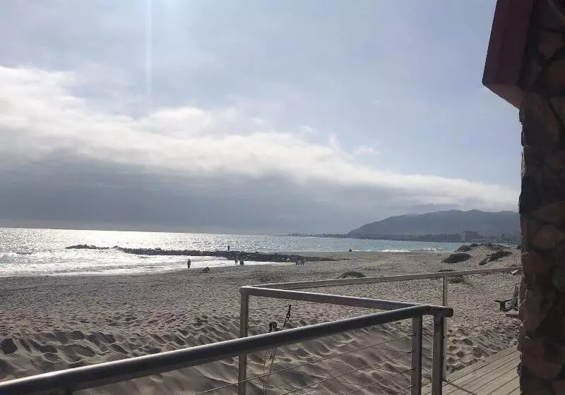 モーテル The Shores Inn