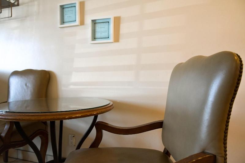 فندق على الطريق The Shores Inn