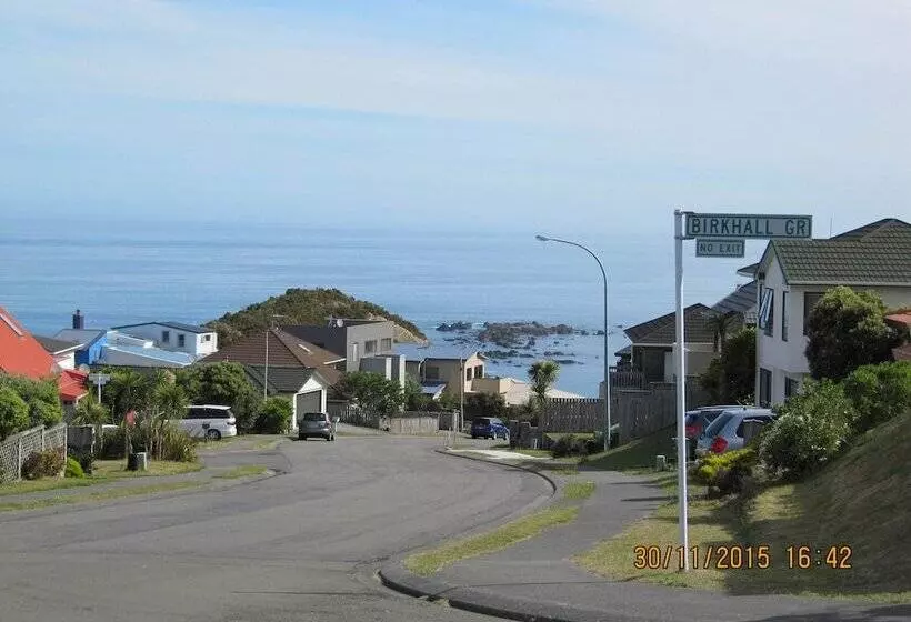Pacific View Bed And Breakfast