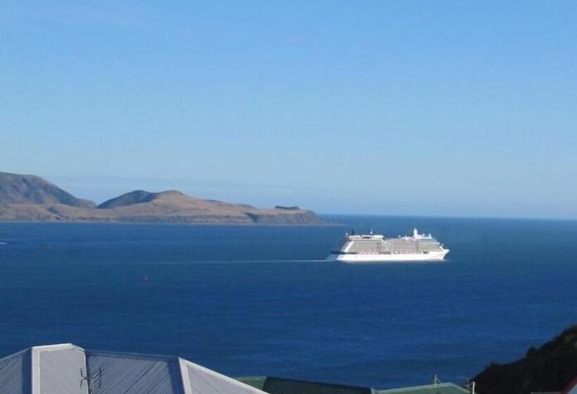 Pacific View Bed And Breakfast