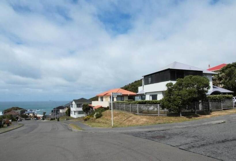 Pacific View Bed And Breakfast