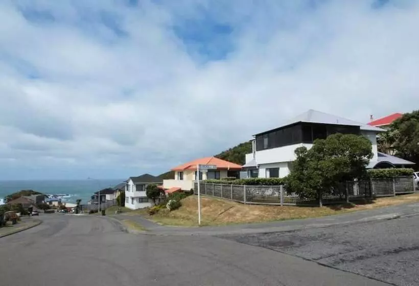 Pacific View Bed And Breakfast