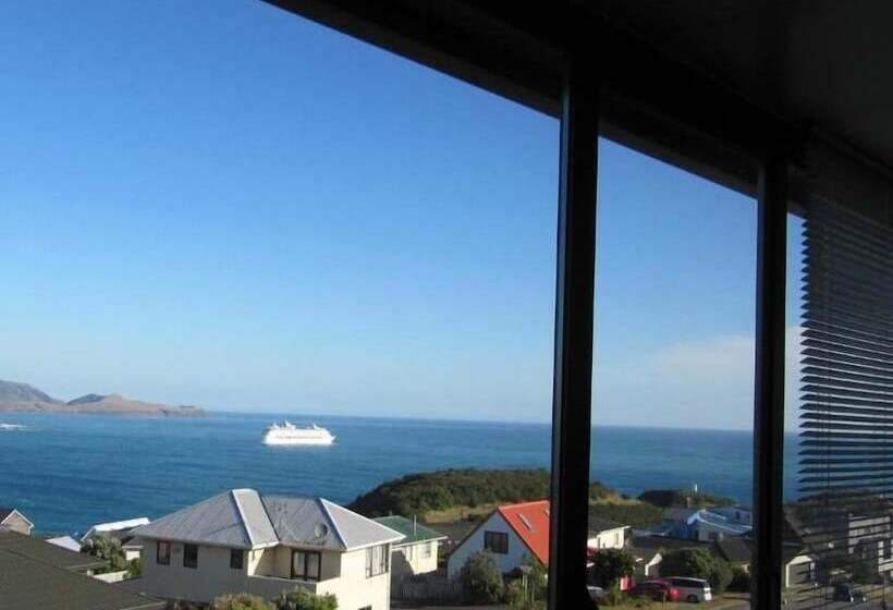 Pacific View Bed And Breakfast