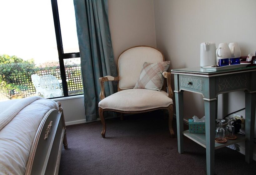 Pacific View Bed And Breakfast