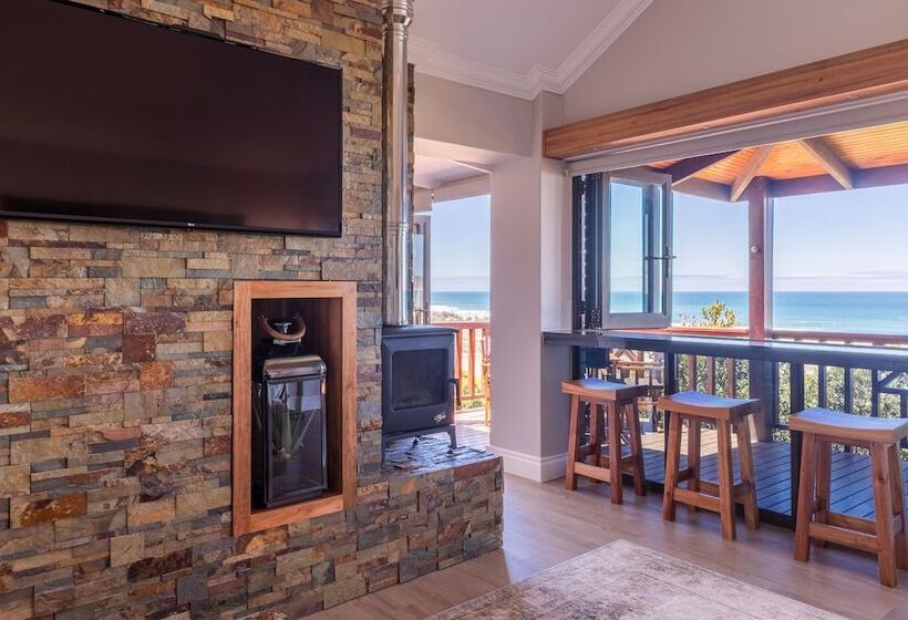 Majatalo Under The Boardwalk B&b Guest House