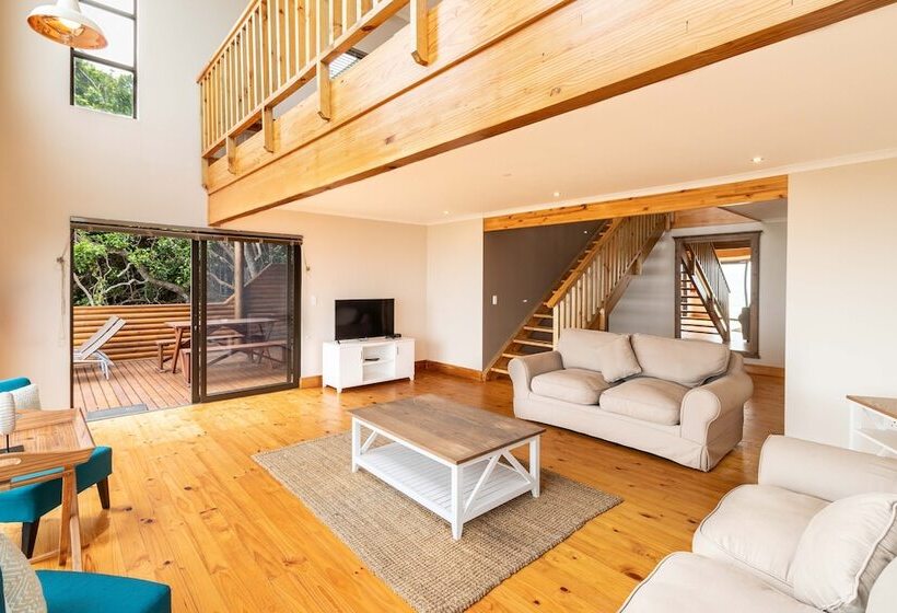 Majatalo Under The Boardwalk B&b Guest House