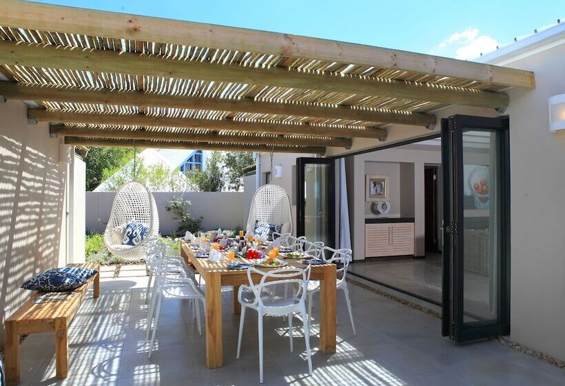 Пансион Scallop Guest Lodge