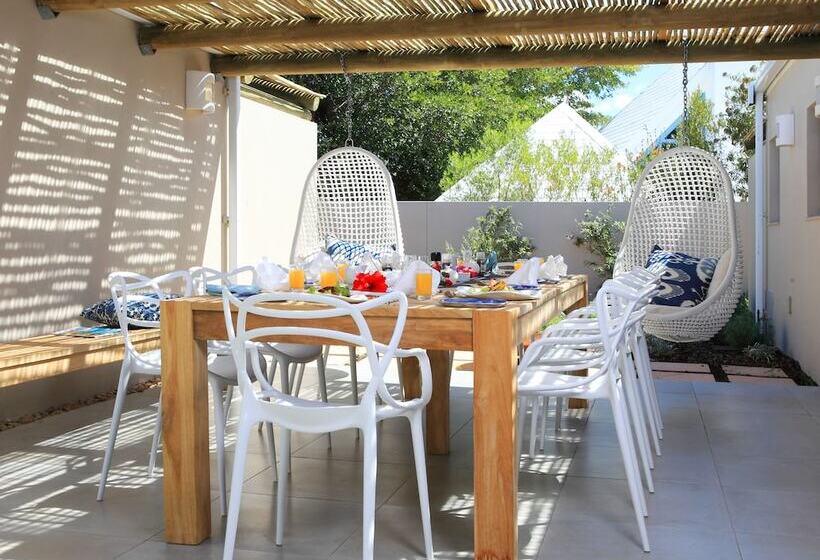 Пансион Scallop Guest Lodge