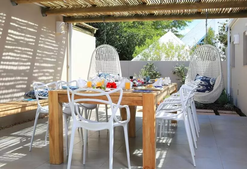 پانسیون Scallop Guest Lodge