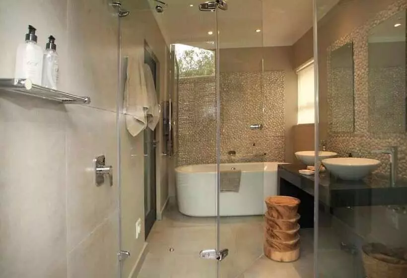 پانسیون Scallop Guest Lodge
