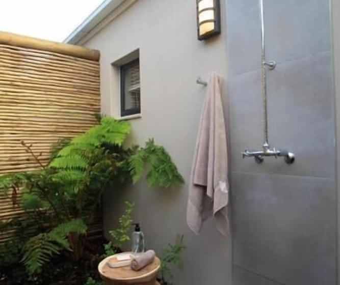 Пансион Scallop Guest Lodge