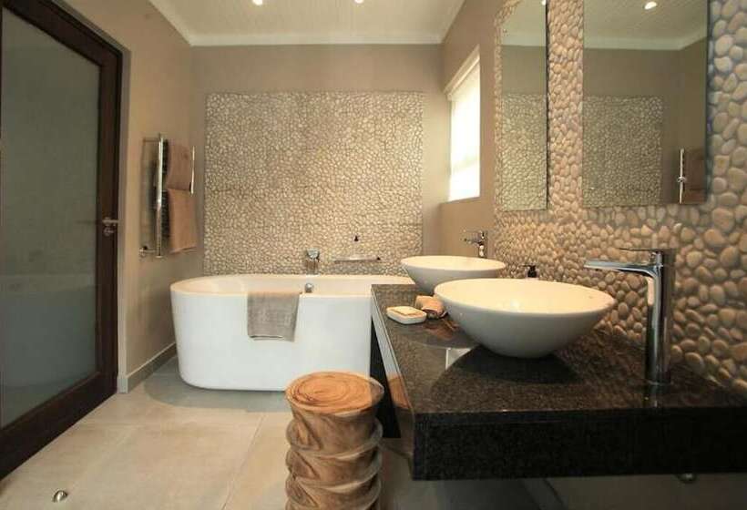 Пансион Scallop Guest Lodge