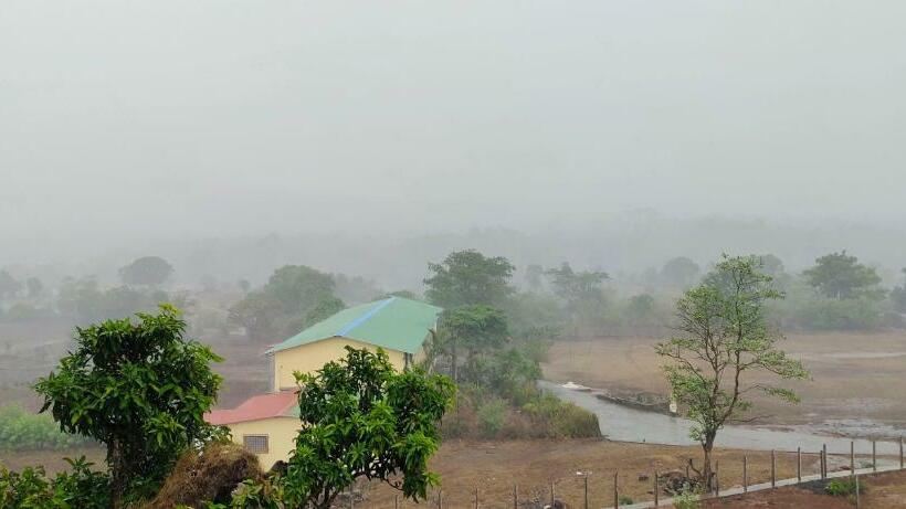 Bed and Breakfast Mountain View Suites Aamby Valley City