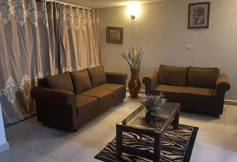 ホテル Imbasa House   Arusha