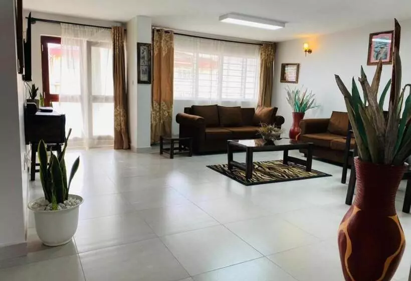 ホテル Imbasa House   Arusha