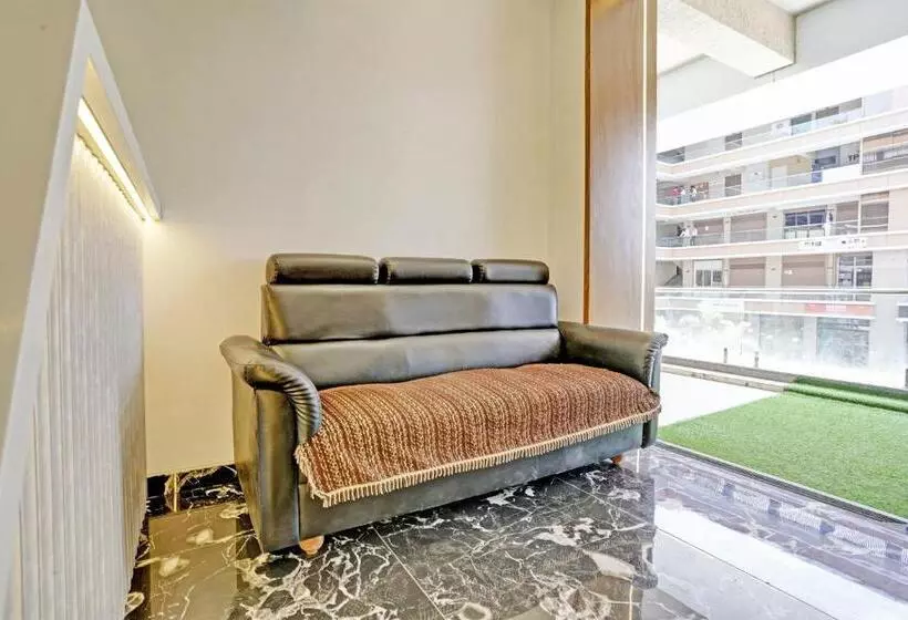 Oyo Flagship Hotel Laksh View