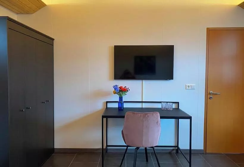 پانسیون Laugavellir Tower Suite
