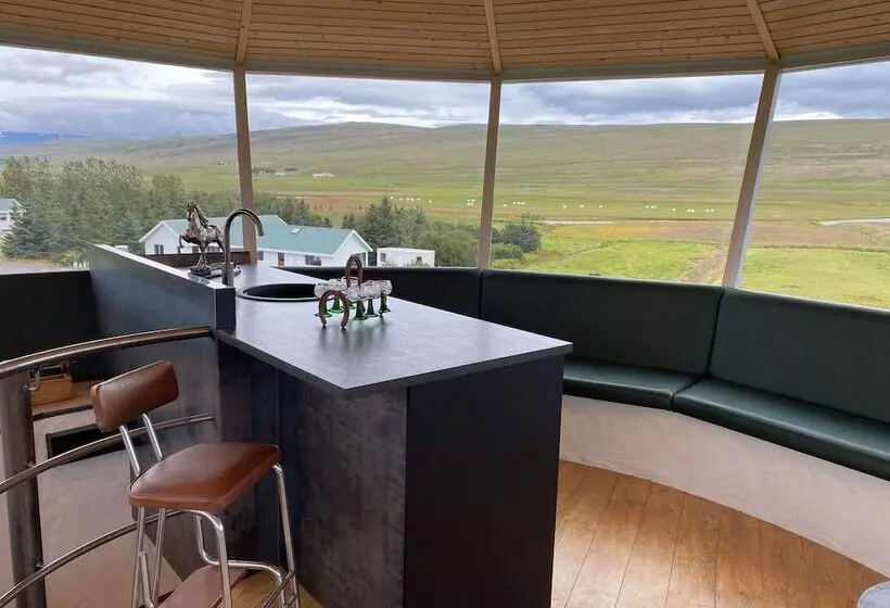 پانسیون Laugavellir Tower Suite