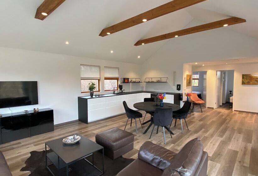 Pensionat Laugavellir Tower Suite