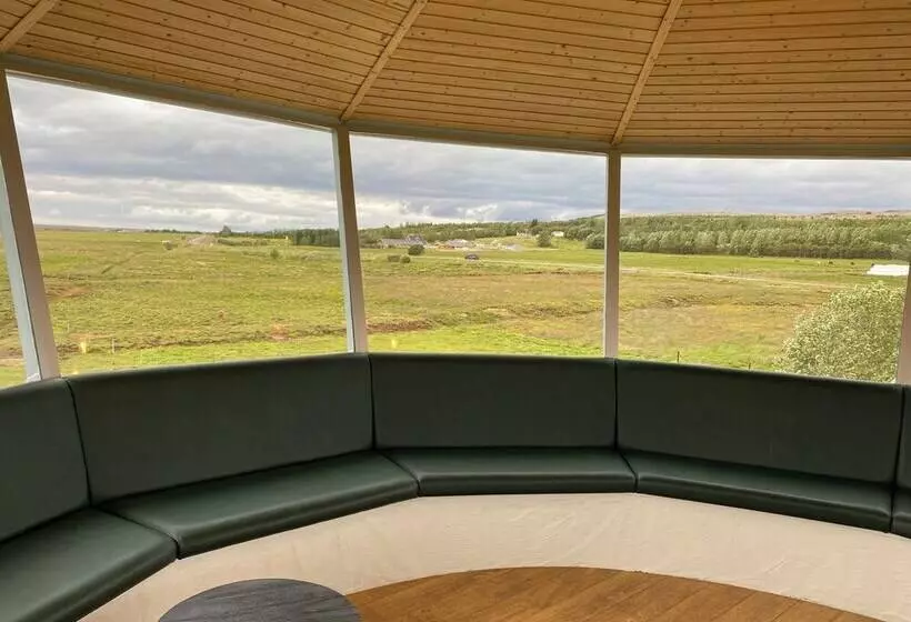 پانسیون Laugavellir Tower Suite