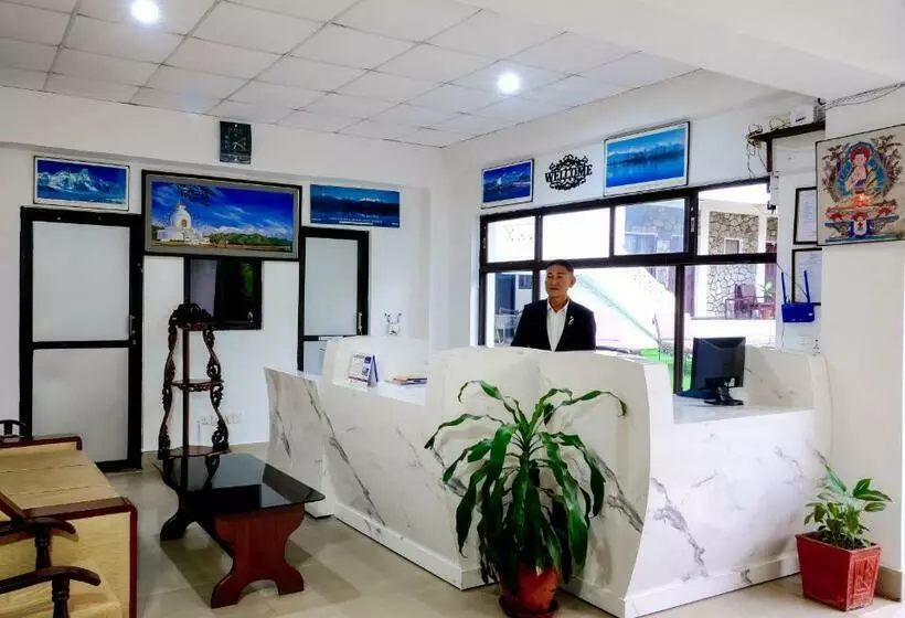 هاستل Happy Days Inn