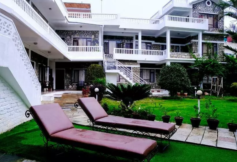 هاستل Happy Days Inn