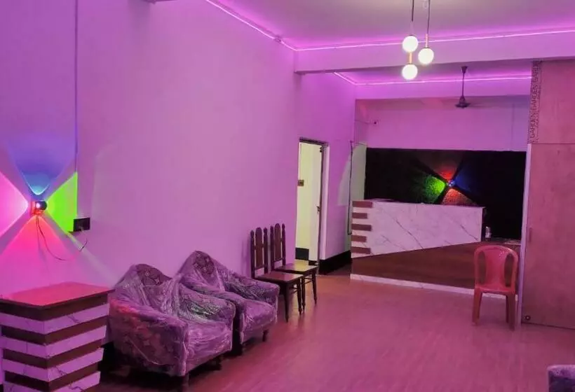 ホテル The Aparna Residency