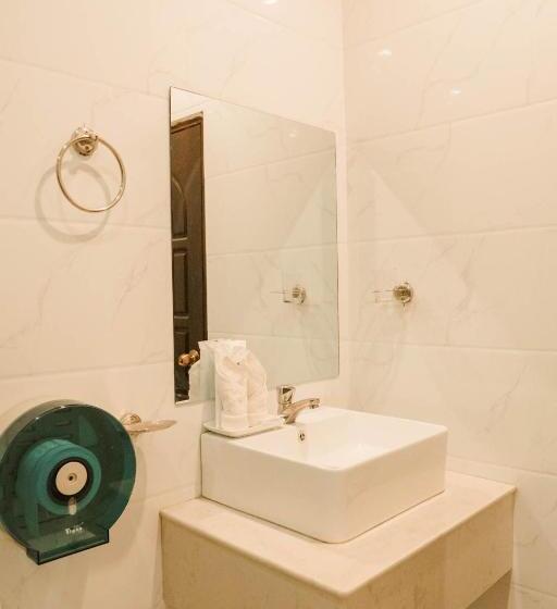 هتل Oudomsouk Guest House