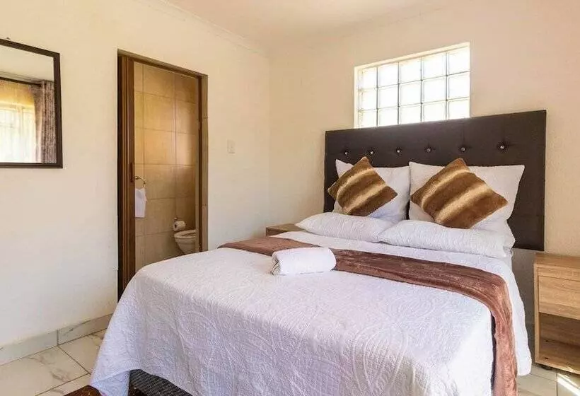ペンション Meredale Lodge
