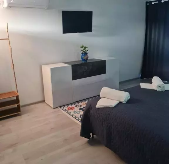 Aamiaismajoitus (B&B) Conacul Ancuței   Sweet Home