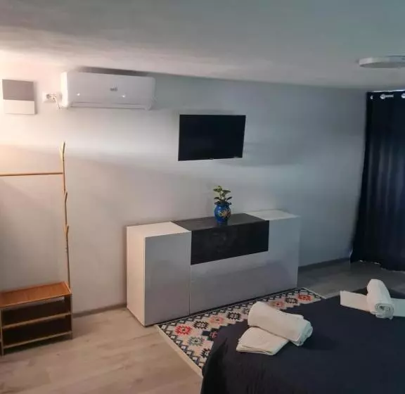 Aamiaismajoitus (B&B) Conacul Ancuței   Sweet Home