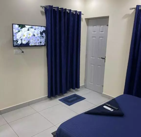 ホテル Uniro Rooms & Packages