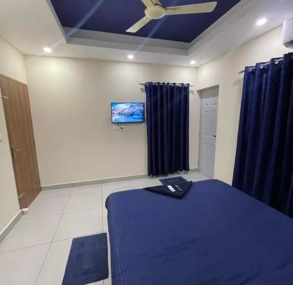 ホテル Uniro Rooms & Packages
