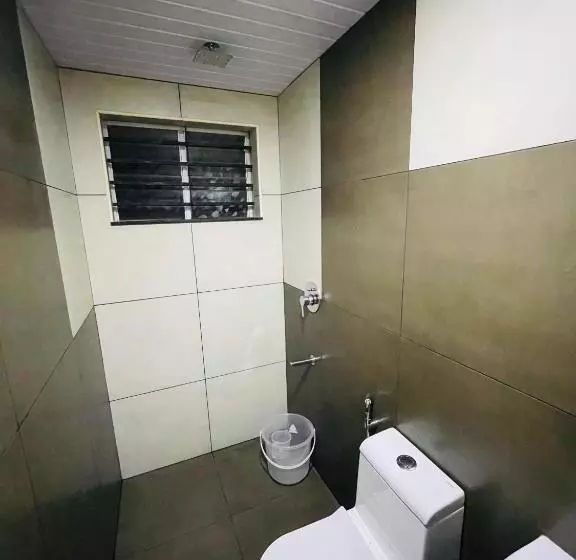 ホテル Uniro Rooms & Packages