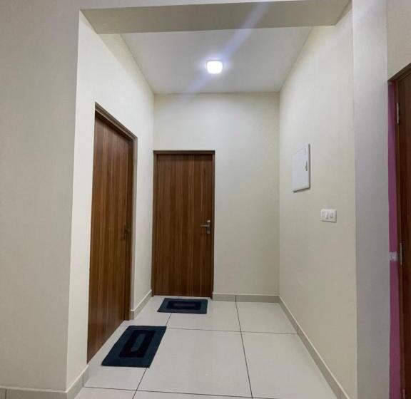 호텔 Uniro Rooms & Packages