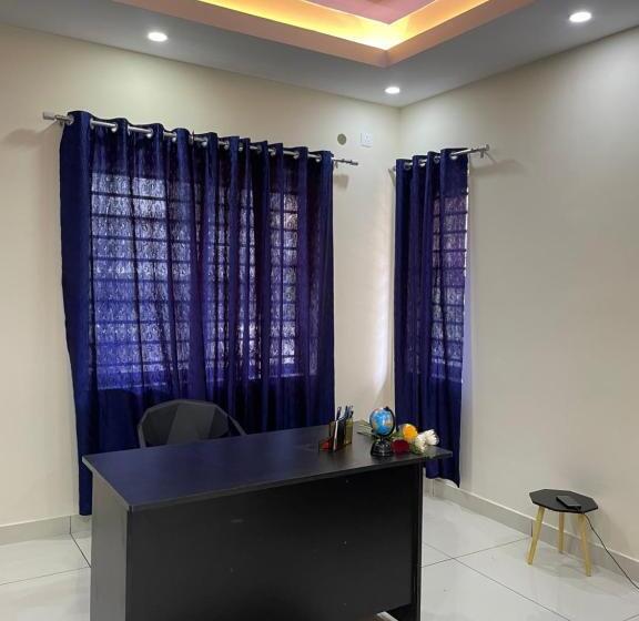 호텔 Uniro Rooms & Packages