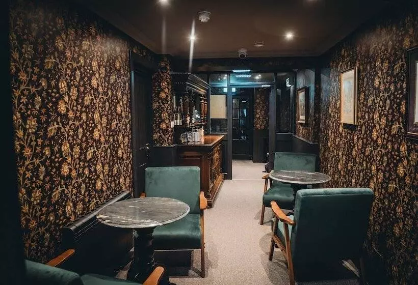 Majatalo Roslyn House