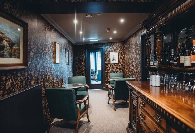 פנסיון Roslyn House