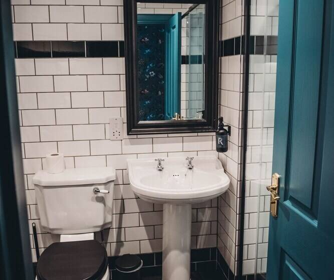 פנסיון Roslyn House