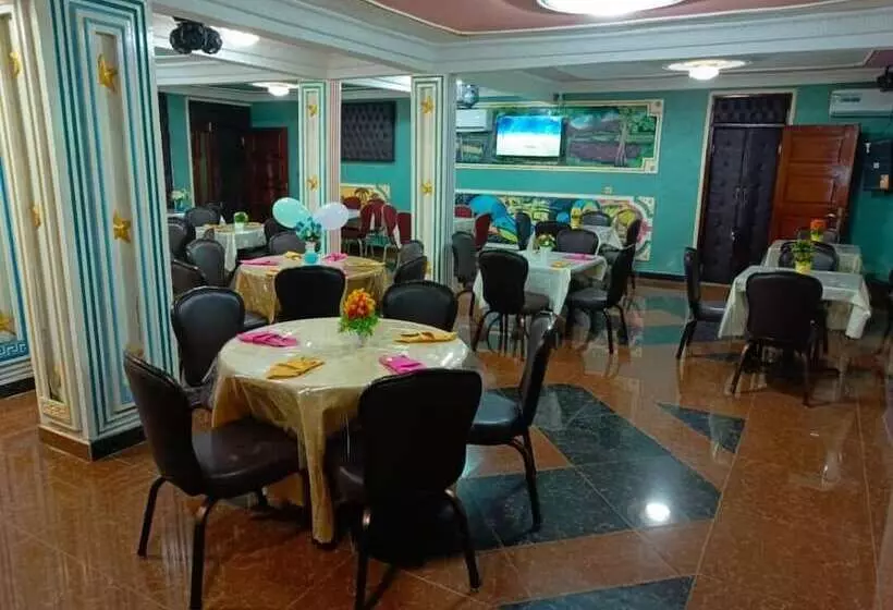 هتل Hôtel The Place