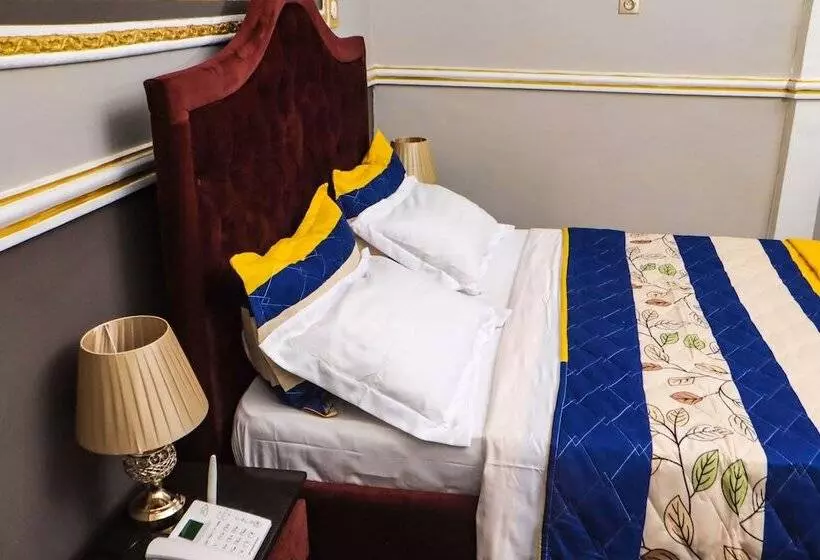 هتل Hôtel The Place